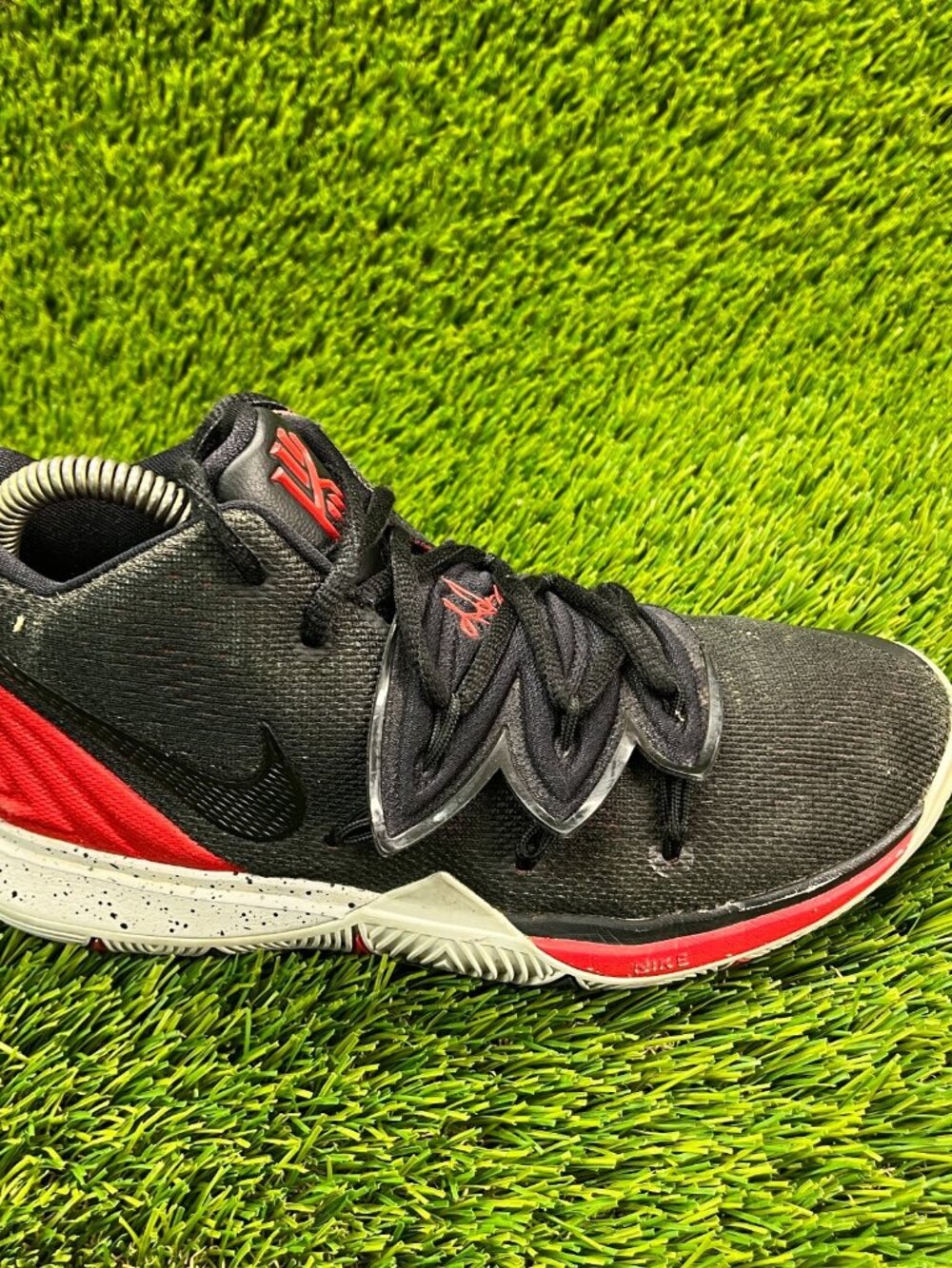 Nike Kyrie 5 Bred University Red Boy Size 4.5Y Athletic Basketball Shoe Sneakers
